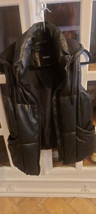 Chaleco acolchado Pull&Bear negro - talla S