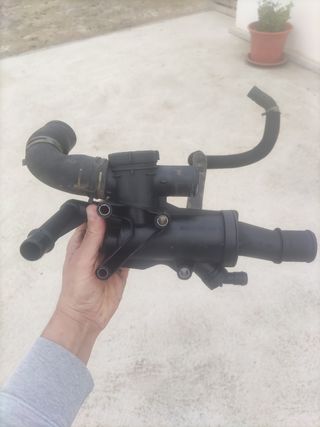 Caja agua + termostato Peugeot 407 C5