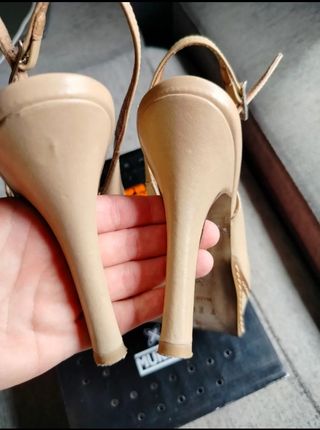 Sandalias tacón beige 38
VEXED SHOES