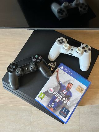 PS4 Pro + 2 mandos + FIFA 23