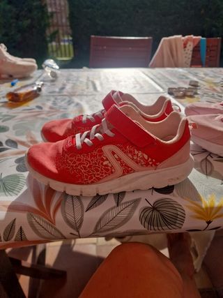 Zapatillas Decathlon New Feel rojas