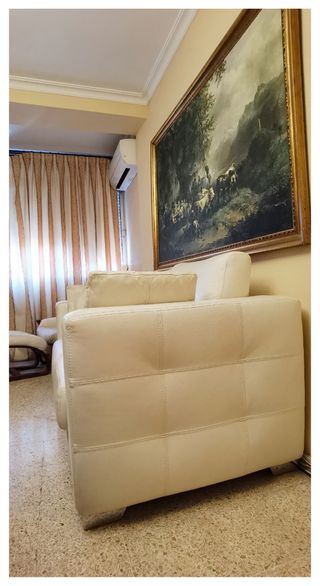 Sofá de piel blanco