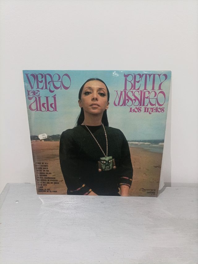 LP Betty Missiego - Vengo de Allí