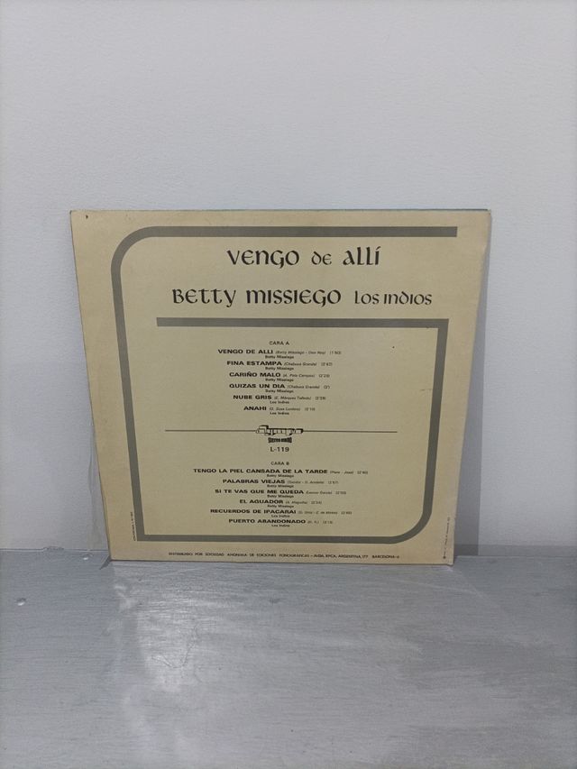 LP Betty Missiego - Vengo de Allí