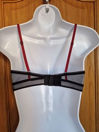 Sujetador encantador. Nuevo. Talla M.