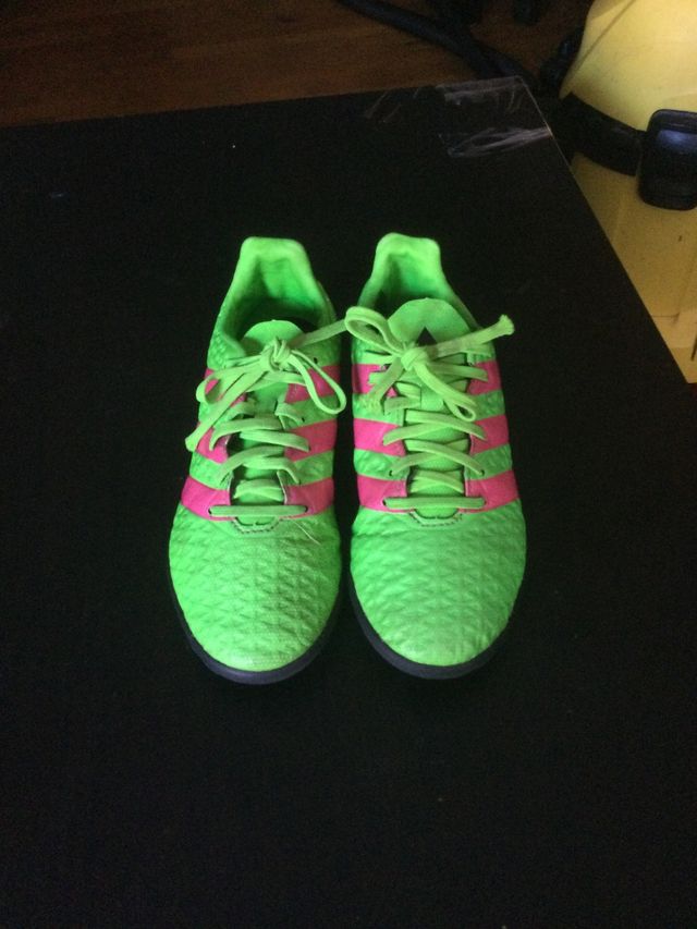 Zapatillas adidas niño - verdes y rosas