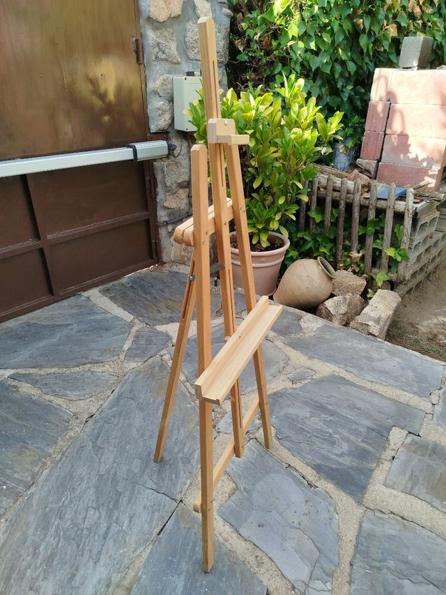 Caballete madera nuevo a estrenar
Tengo 2 iguales