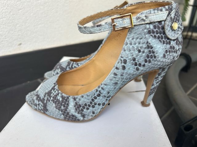 Escarpins marca L37 em pele