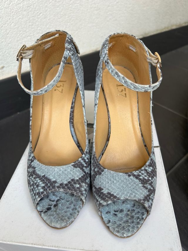 Escarpins marca L37 em pele
