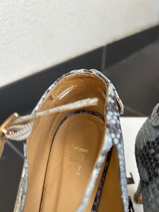 Escarpins marca L37 em pele