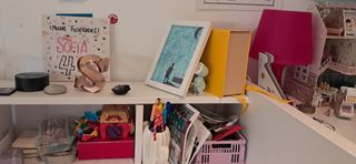 Escritorio blanco de madera