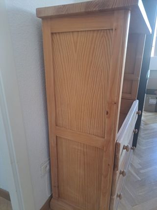 Mueble madera con cajones