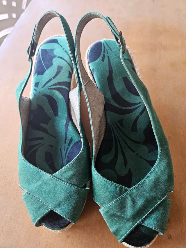 Sandalias cuña Toni Pons verdes