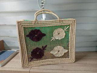 Bolso de rafia hecho a mano