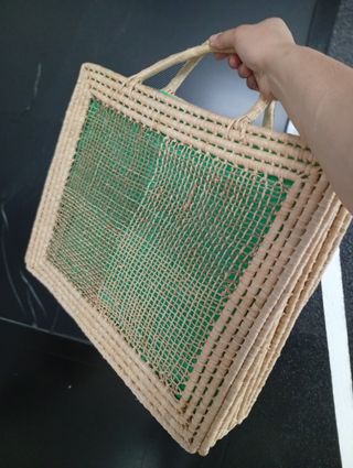 Bolso de rafia hecho a mano