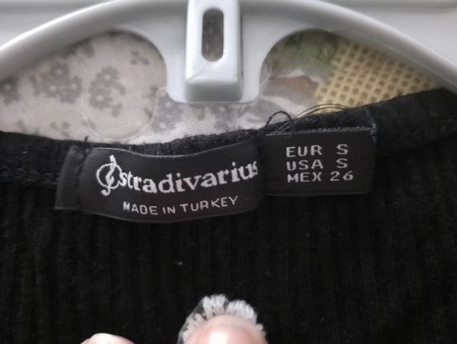 Suéter-abierto con botones delanteros, negro