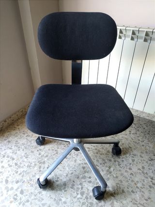 Silla escritorio giratoria negra