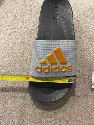 Chanclas Adidas - Gris y Blanco