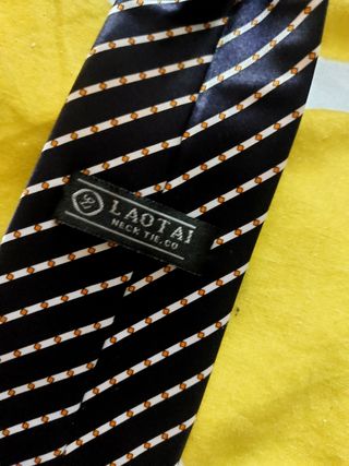 Corbata con cremallera