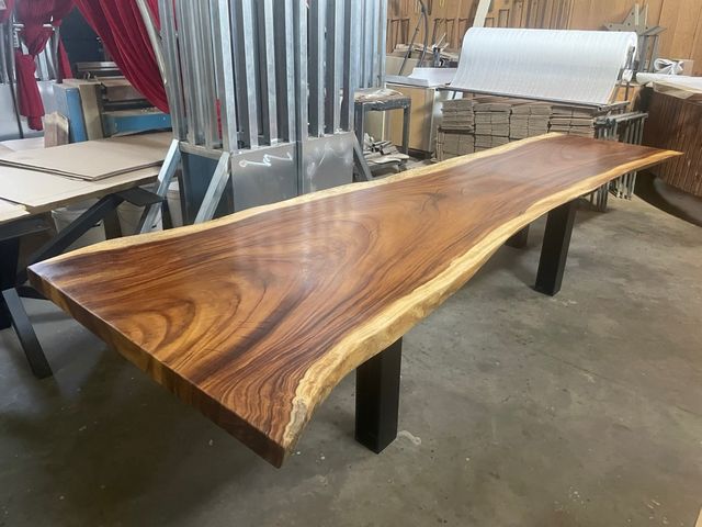 Mesa de madera Suar - Impresionante