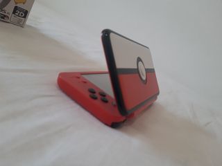 Nintendo 2DS Deluxe XL Edición Limitada - Pokeball