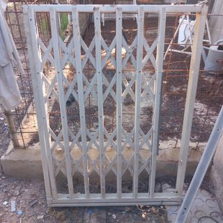 Reja corredera de seguridad para ventana con marcó