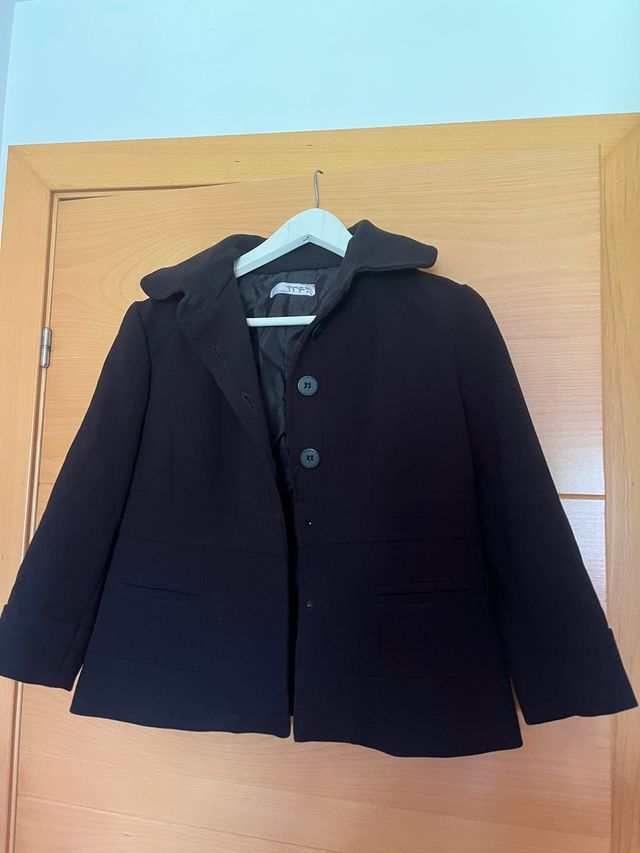 Chaqueta negra en muy buen estado