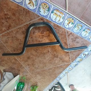 Manillar bici BMX negro.