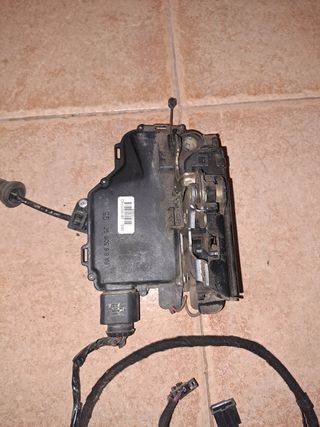 Cerradura puerta delantera izq Seat Toledo MK2