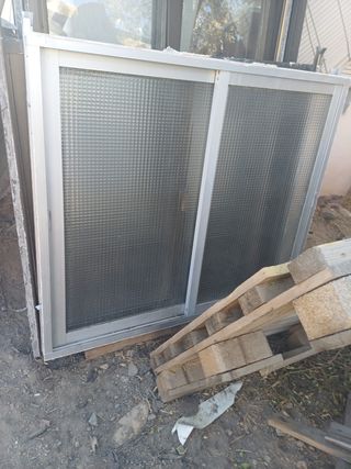 Ventana aluminio 2 hojas 3 balcones y dos ventanas
