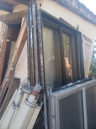 Ventana aluminio 2 hojas 3 balcones y dos ventanas