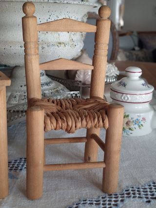 Set Sedie e panca in  legno in miniatura
