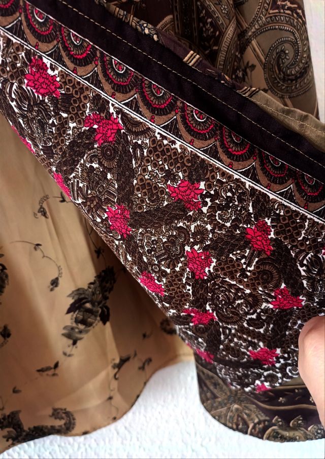 Falda corta reversible marrón-rosa