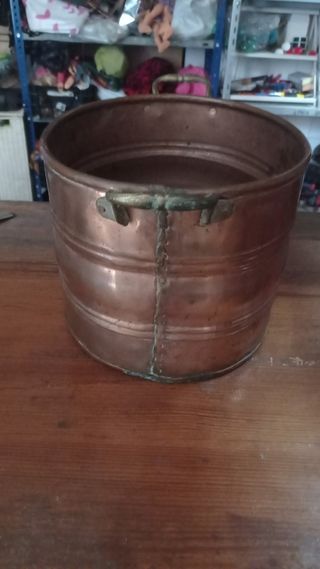 Cántaro cobre antiguo