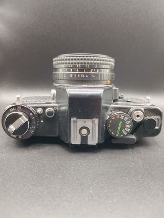 Praktica B200 | Cámara réflex analógica negra