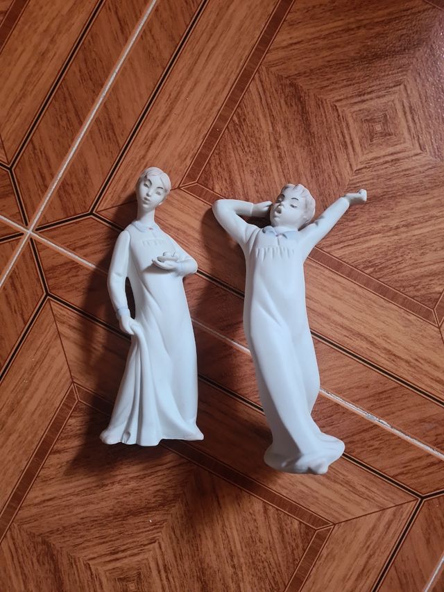 2 Figuras porcelana blancas