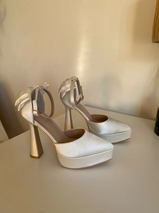 Zapatos de novia blancos elegantes – NUEVOS