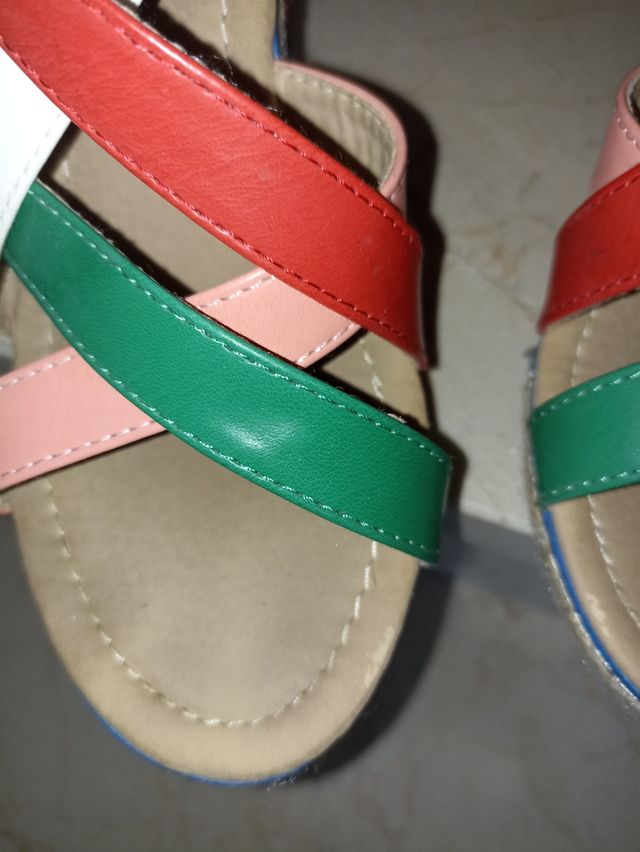 Sandalias cuña multicolor