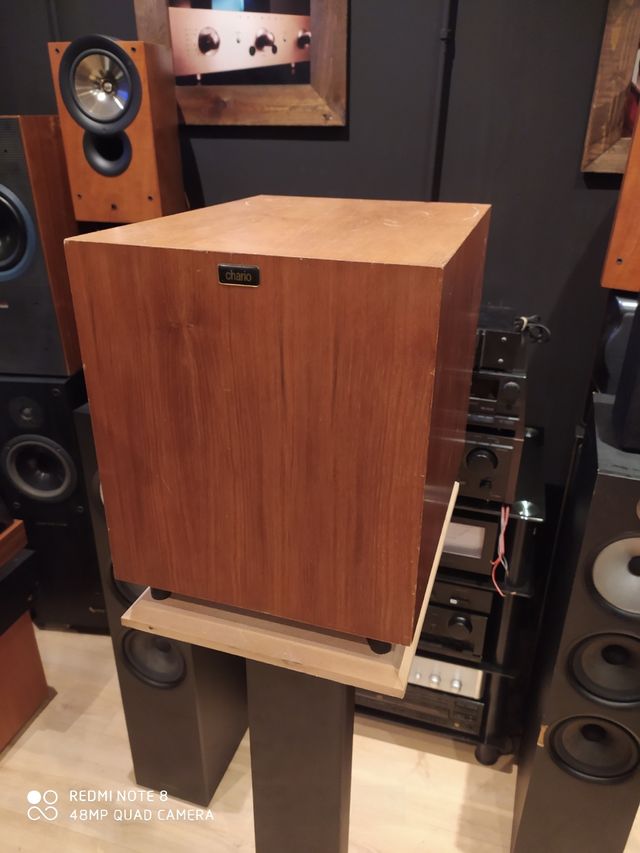 Subwoofer Chario marrón