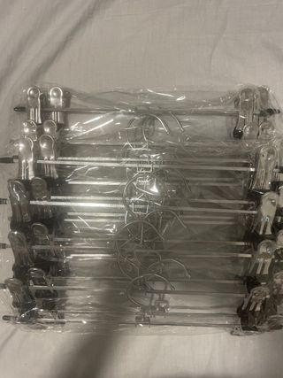 30 Perchas metálicas plateadas