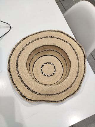 Sombrero pintao tradiconal de Panamá hecho a mano
