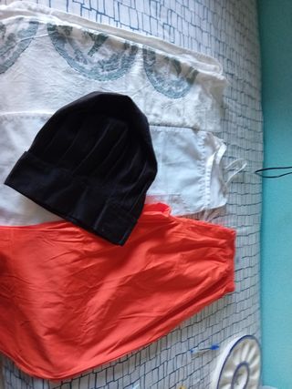 Lote cocina: 2 mandiles, gorro, pantalón