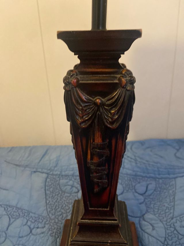 Lampara de mesa marrón