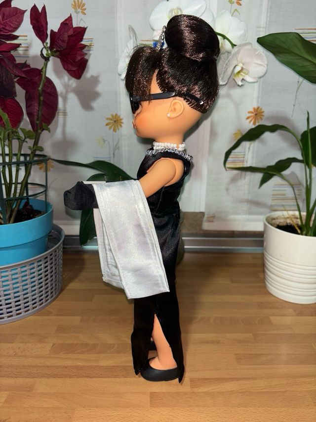 Nancy vestida de Desayuno con diamantes artesanal