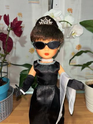 Nancy vestida de Desayuno con diamantes artesanal