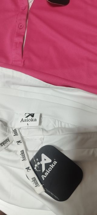 ASIOKA: Polo rosa + Falda pantalón blanca