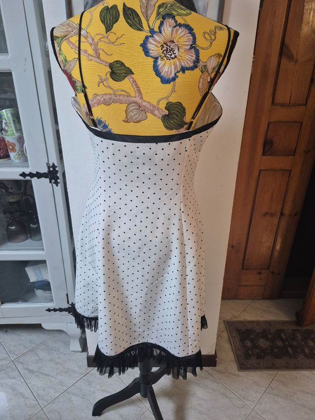 Miniabito bianco e nero a pois Fokus