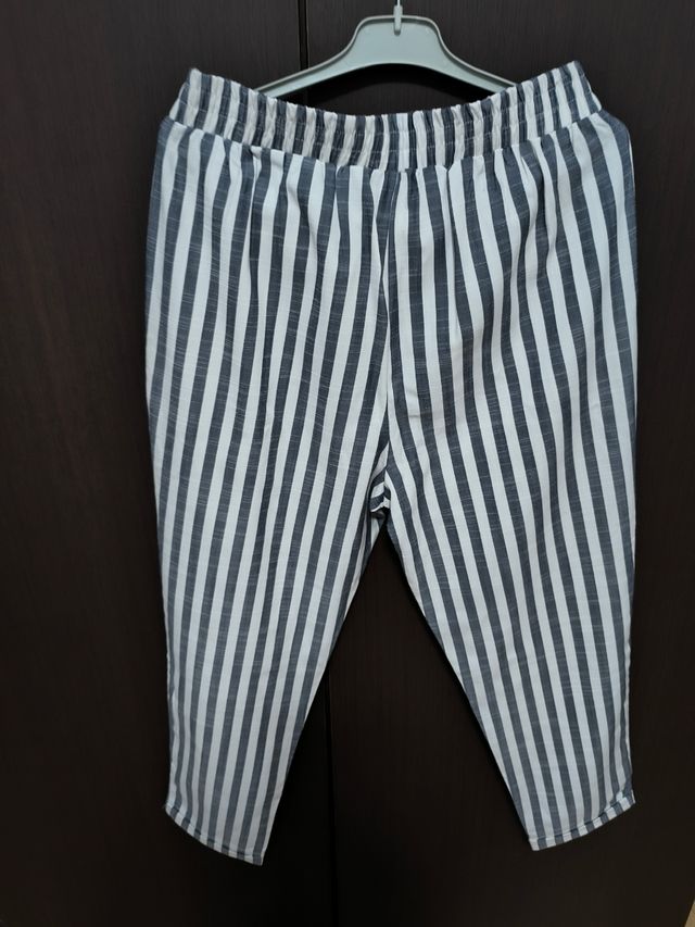 Pantalones rayados blanco-azul