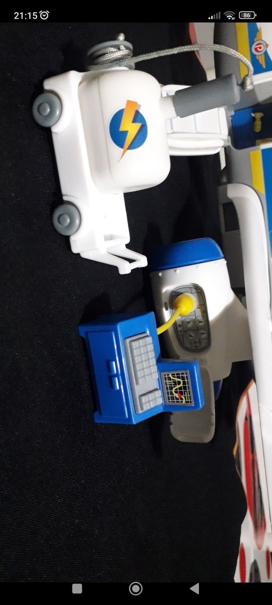 Avión PinyPon + muñecos y accesorios