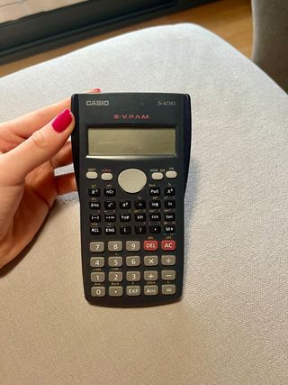 Calculadora CASIO fx-82MS